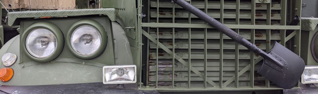 Detailaufnahme von einem alten militär LKW