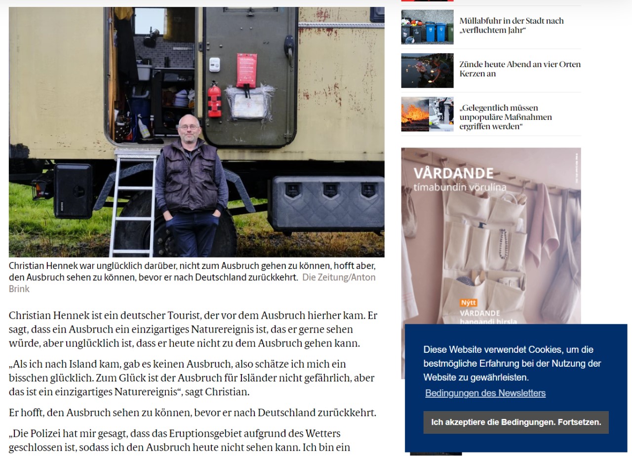 Kopie einer isländischen Onlinezeitung auf der Chris vor der Wohnkabine von seinem DAF T244 zu sehen ist. Der Text gibt in schlechtem Deutsch ein Interview wieder. 