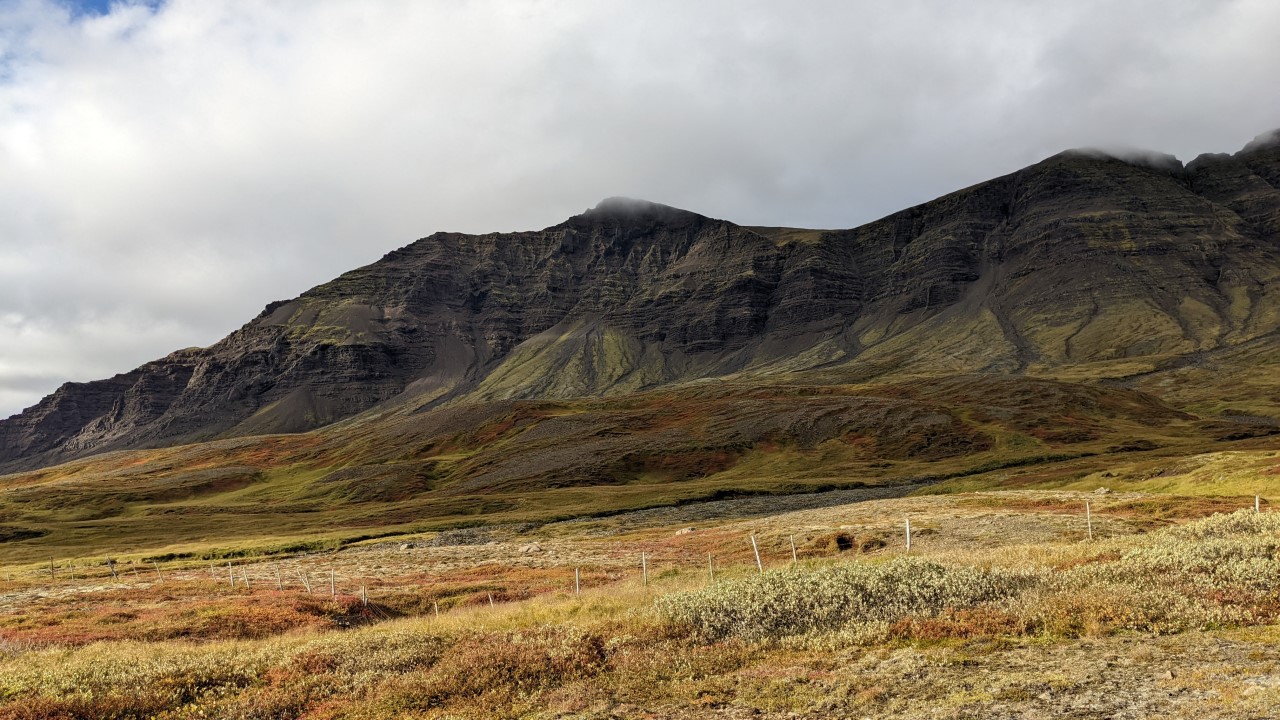 Landschaftsaufnahme von Breiddalsvik  Tal