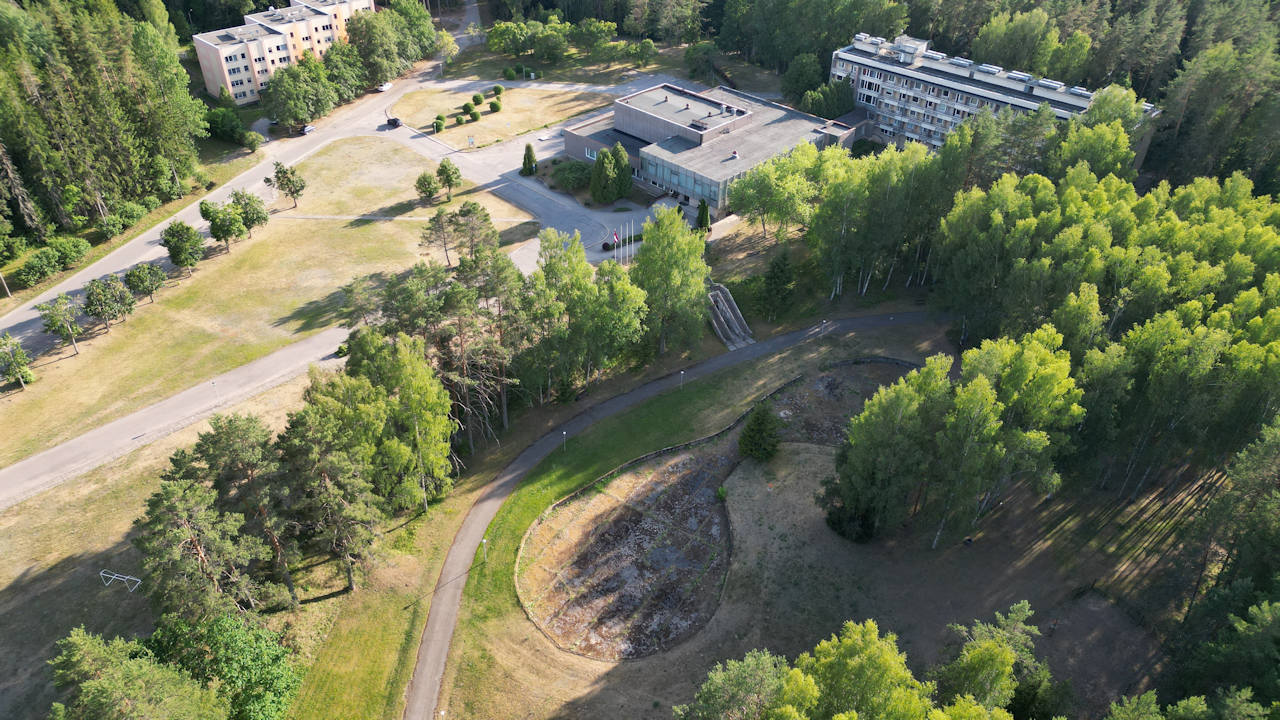 Luftbild der Atombunker Anlage in Ligatne