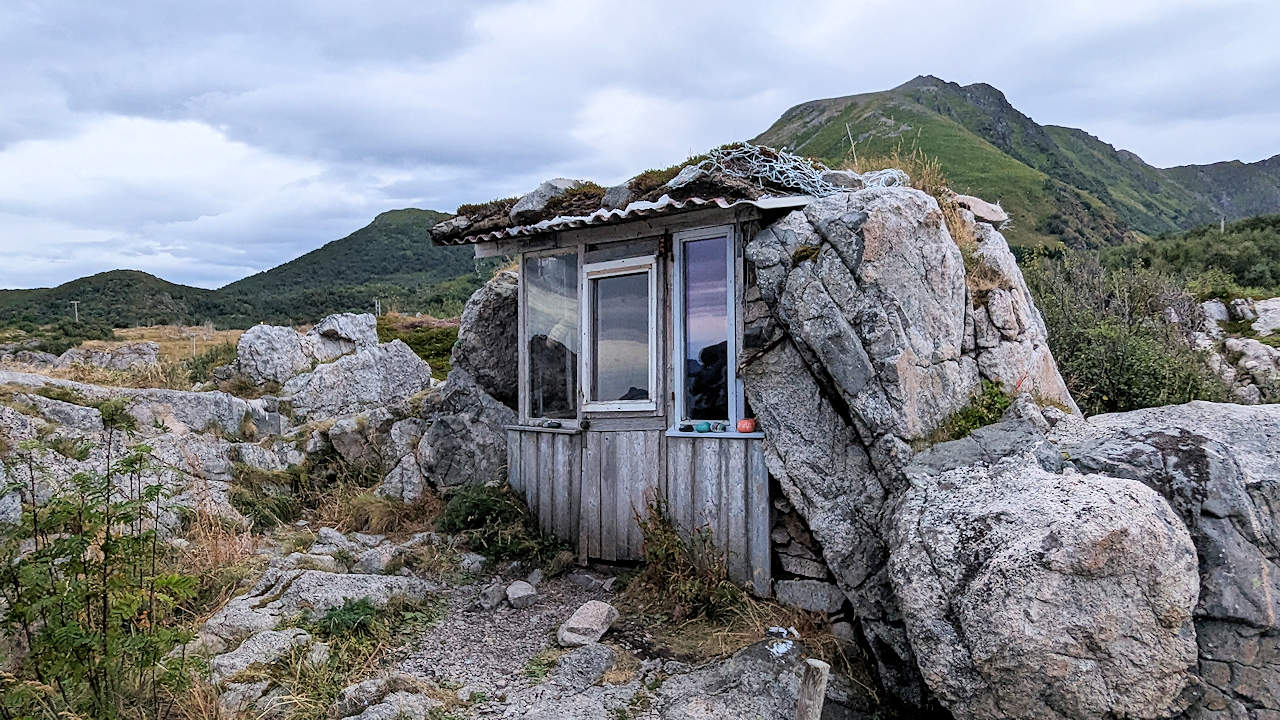 Sturmhütte am Strand von Norwegen