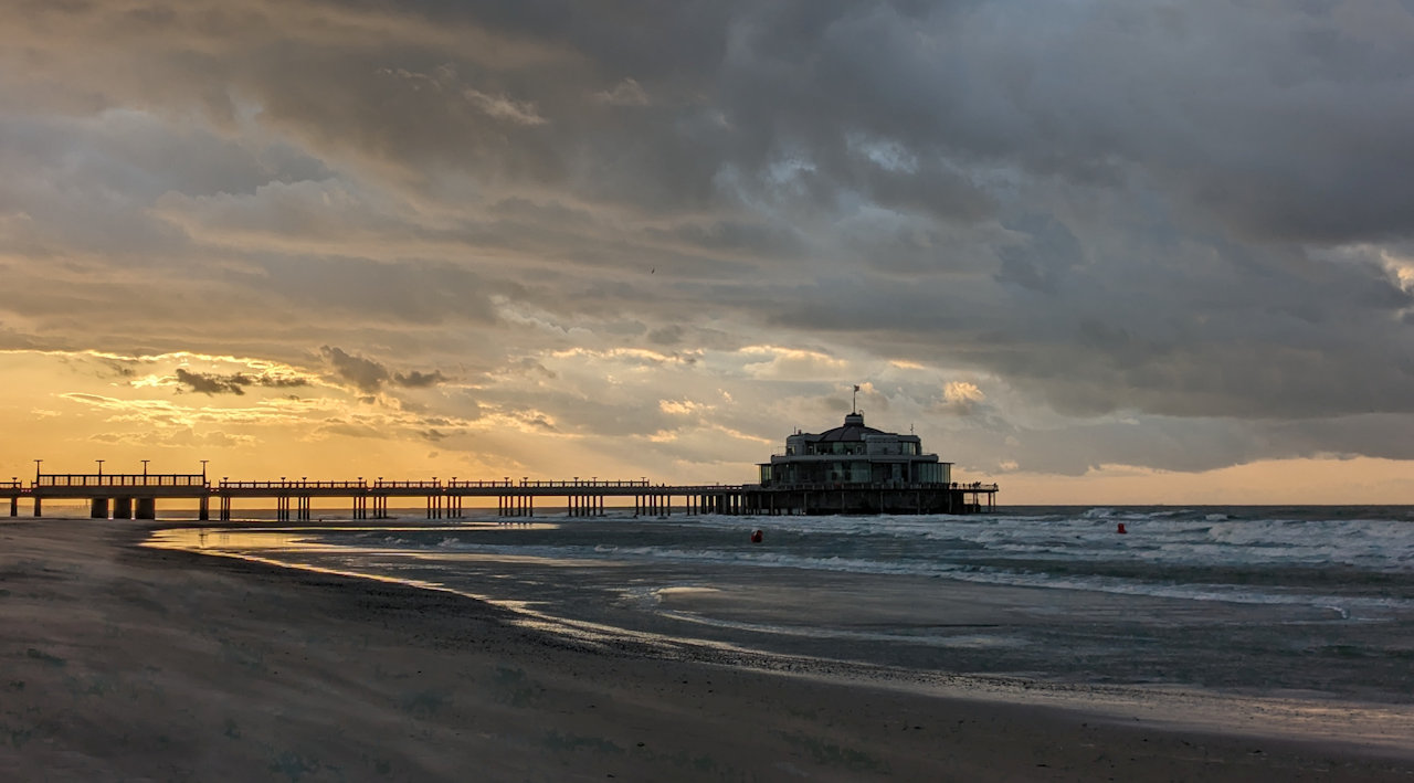 Belgium Peer Blankenberge mit Sonnenuntergang