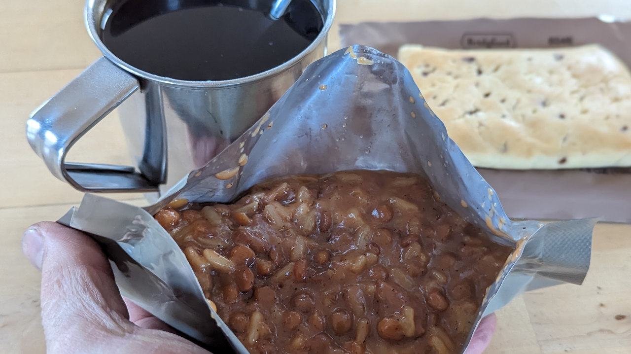 Nahaufnahme Lentil Stew with Lamb Halal MRE