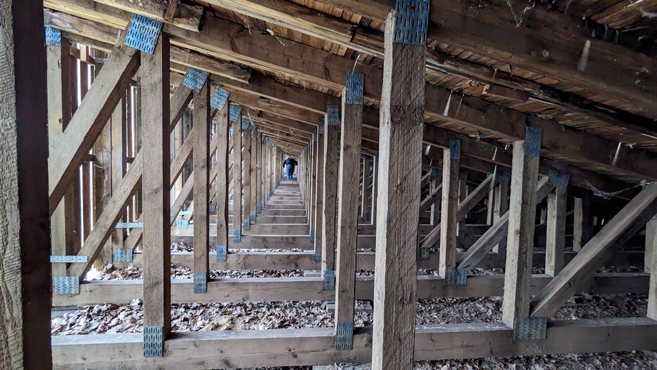 Holz Ständerwerk Radrennbahn Hannover Wülfel 