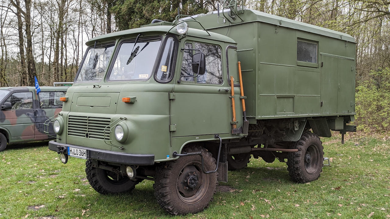 Portrait Robur LO 2002 4x4 offroad LKW aus der DDR