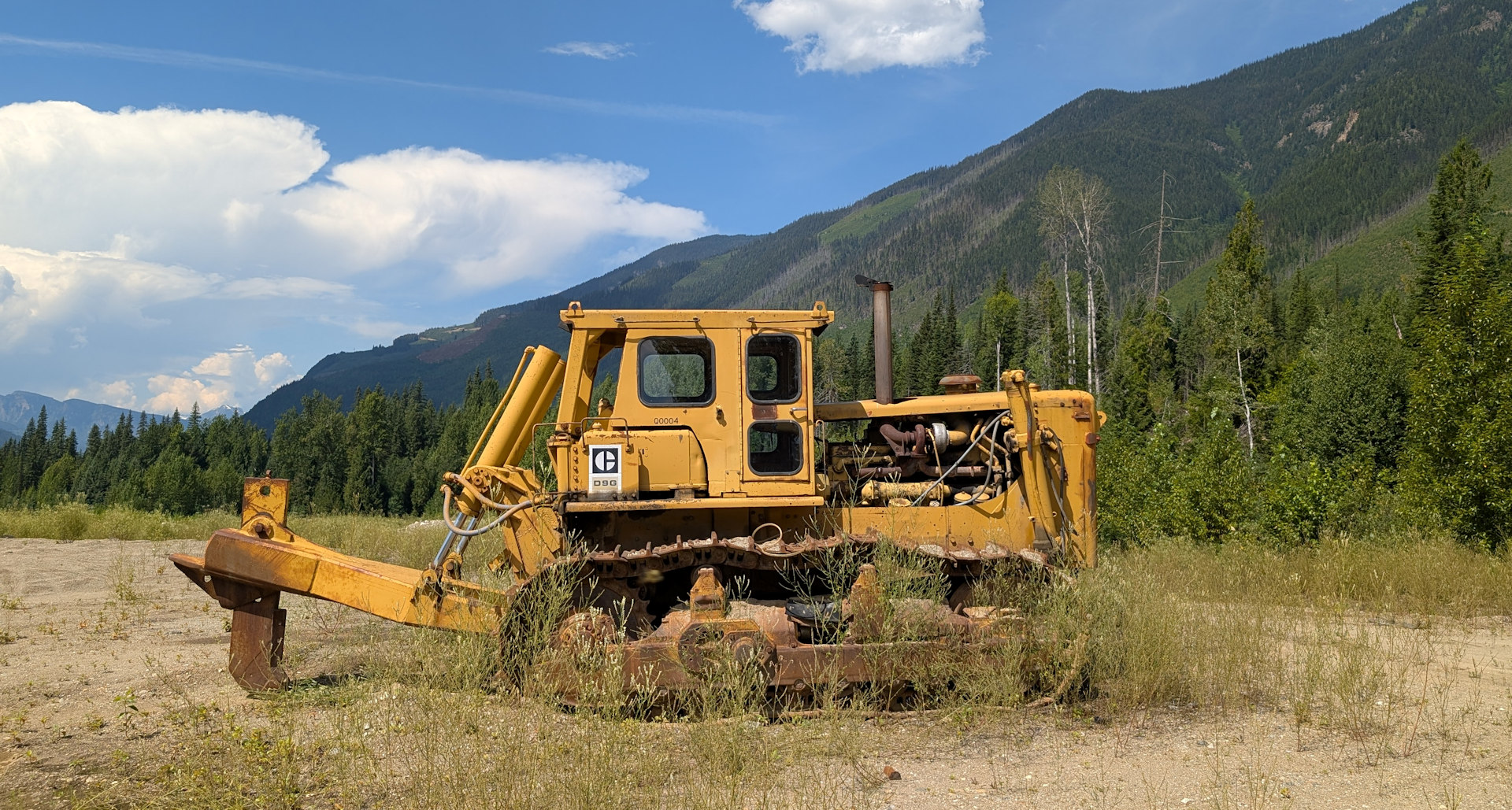 Alte gelbe Planierraupe