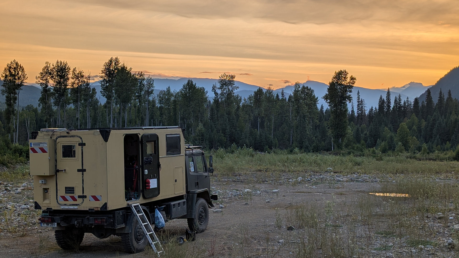 DAF T244 Truck im French Creek bei Sonnenuntergang 