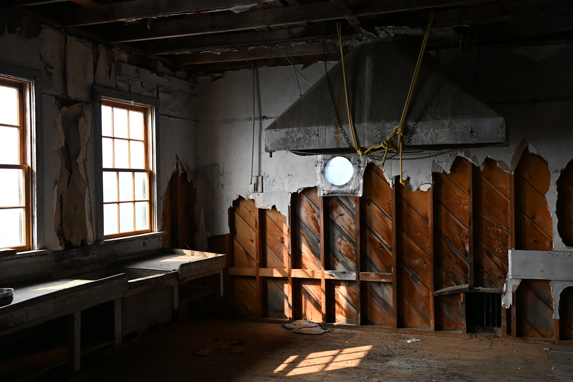 Ehemalige Küche der Mascot Mine mit Abzughaube 