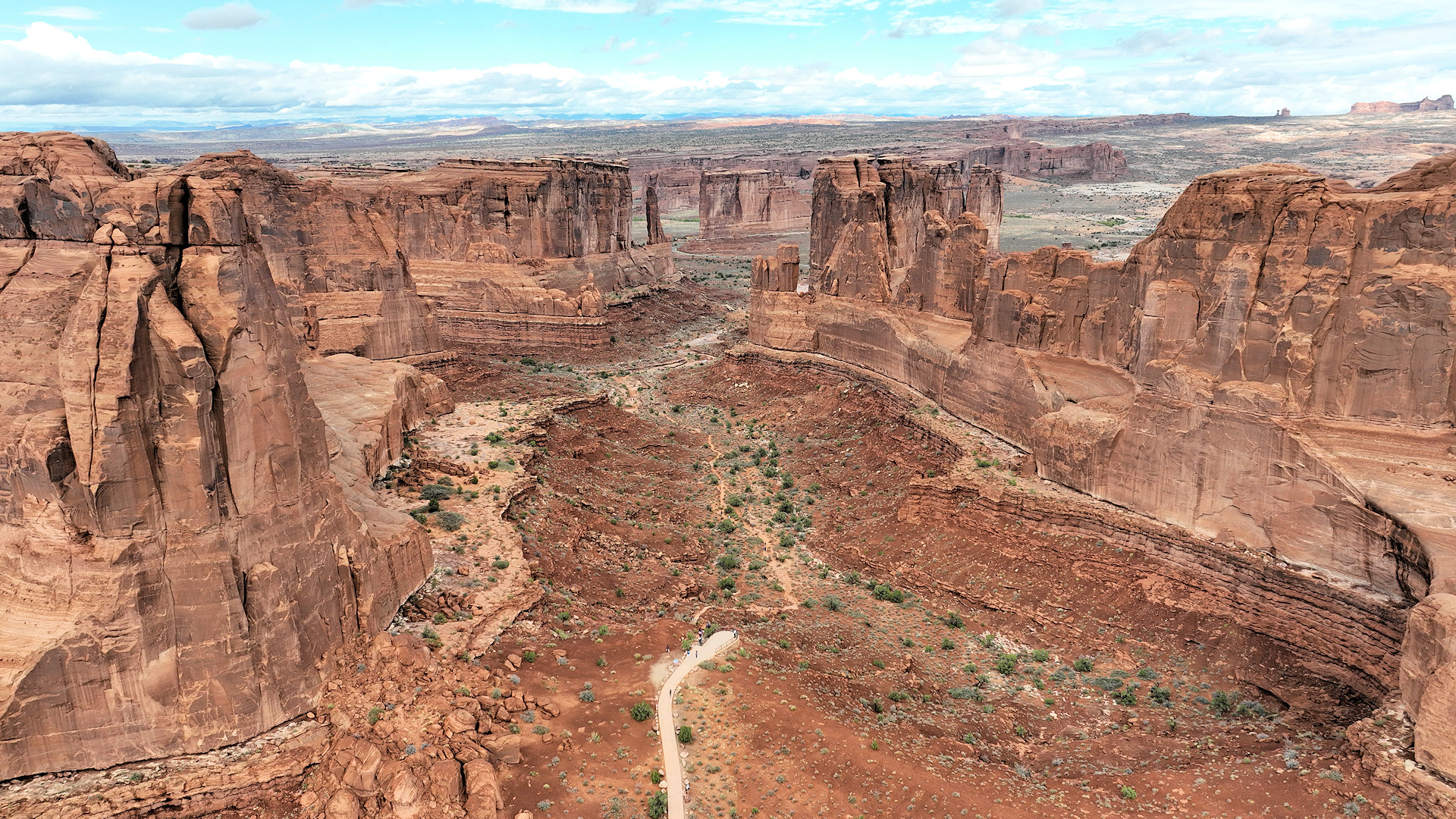 Braune Steinwüstenlandschaft im Arches Nationalpark 