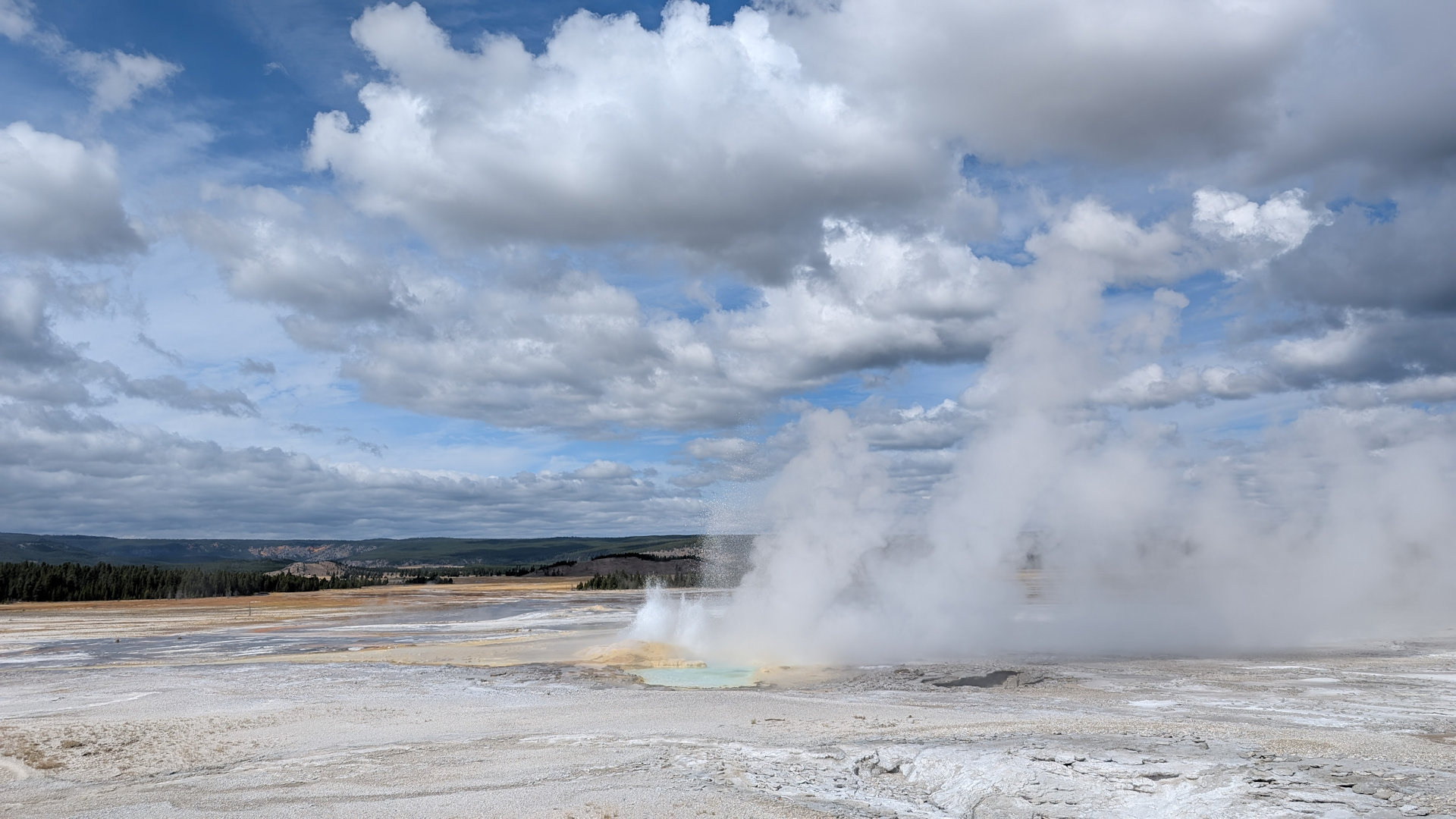 Geysir im Fountain Paint Pot