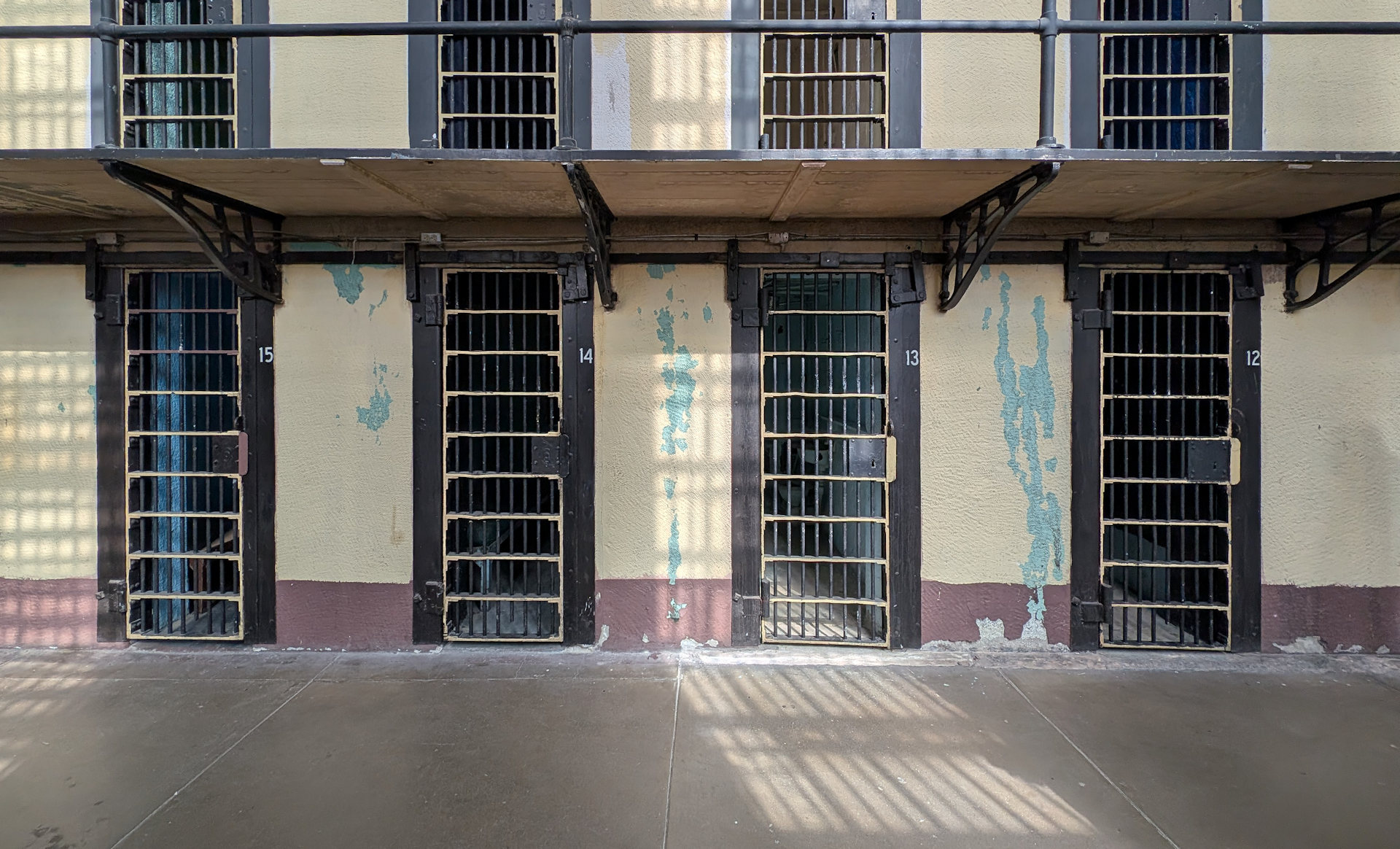 Vier vergitterte Zellen Türen im Wyoming Frontier Prison Museum  Rawlins
