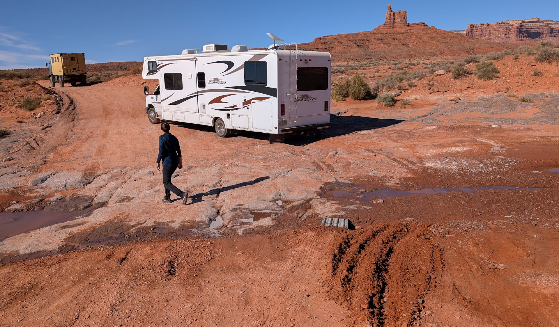 Camper in rotem Sandstein Gebet unterwegs, Utah USA