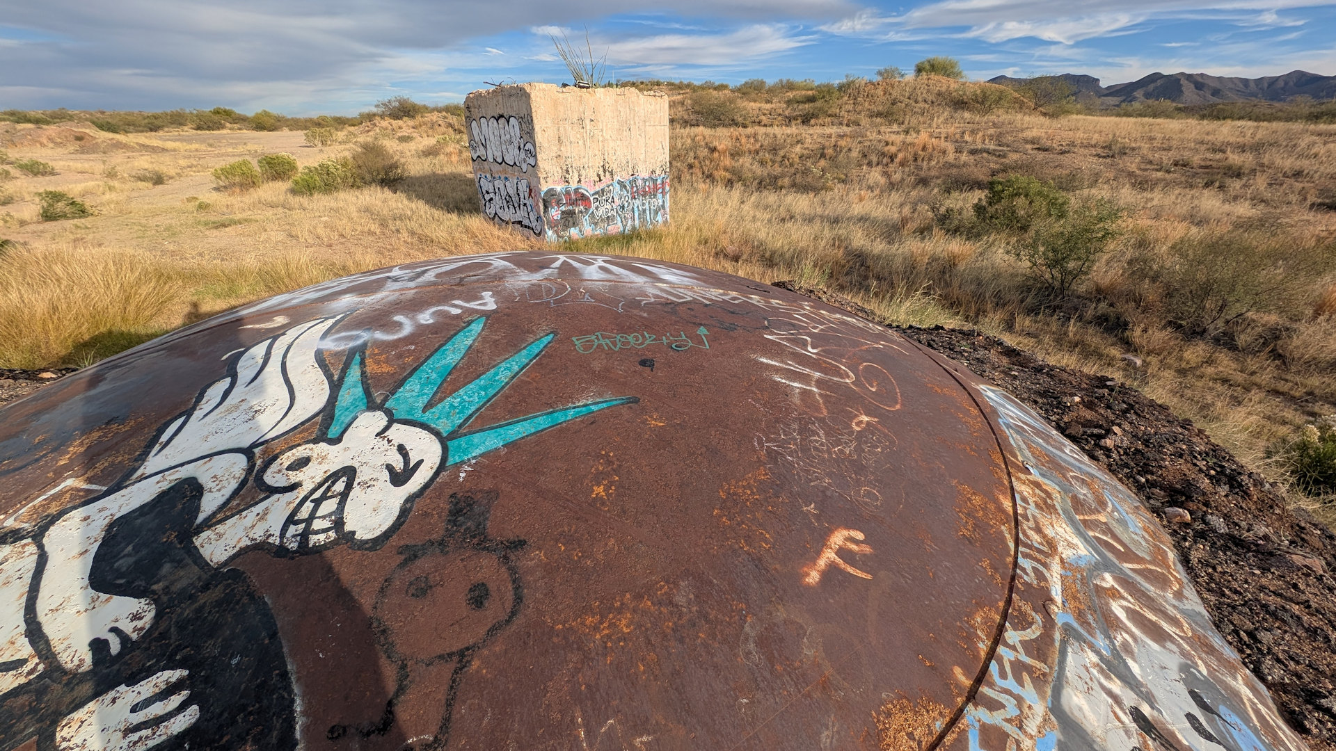 Freigelegter Kommandobunker der Site 571-4 mit Treppenschacht 