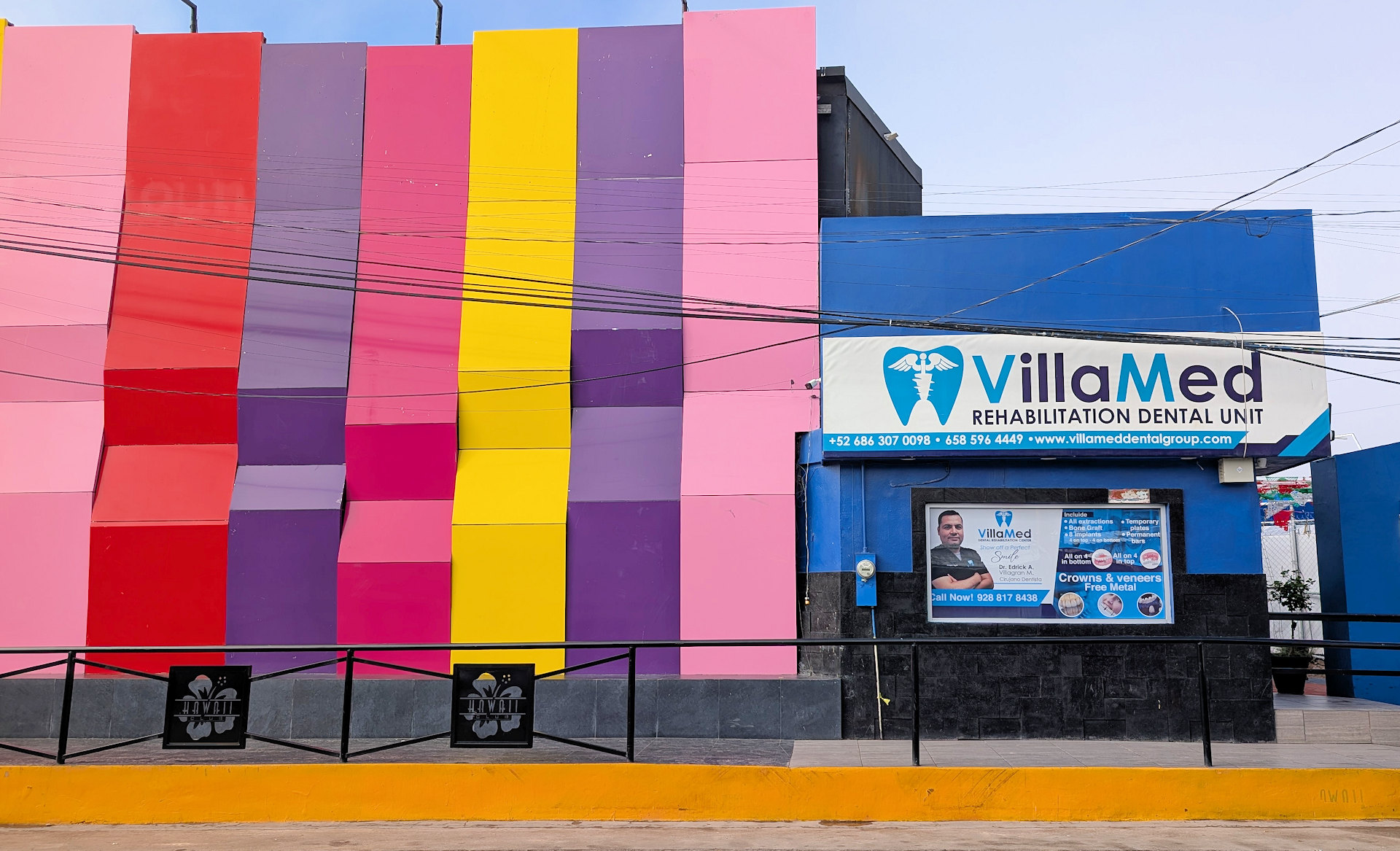 Bunt bemalte Zahnarzt Klinik in Nuevo Algodones 