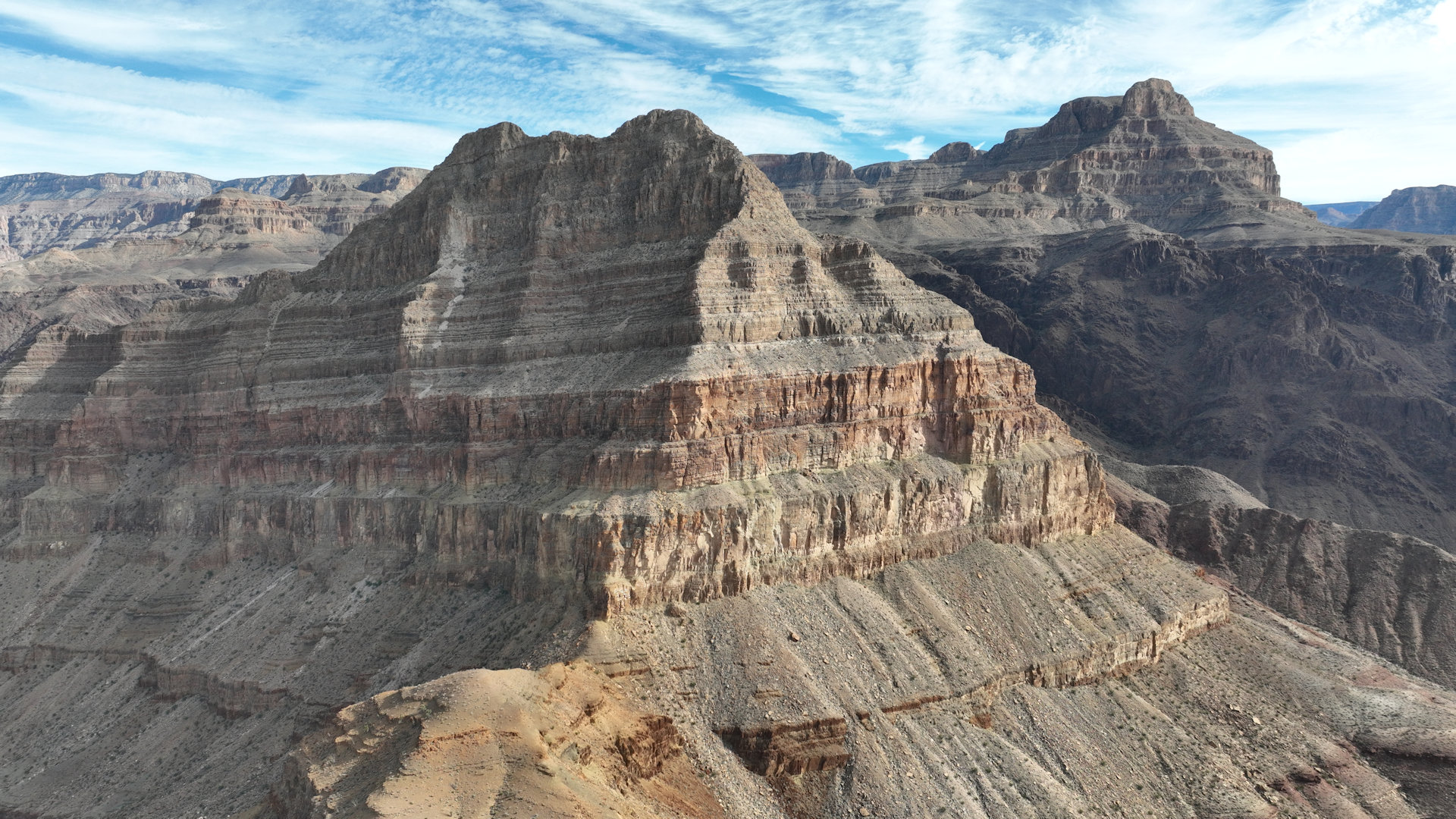 Berge vom Grand Canyon am Colorado River 