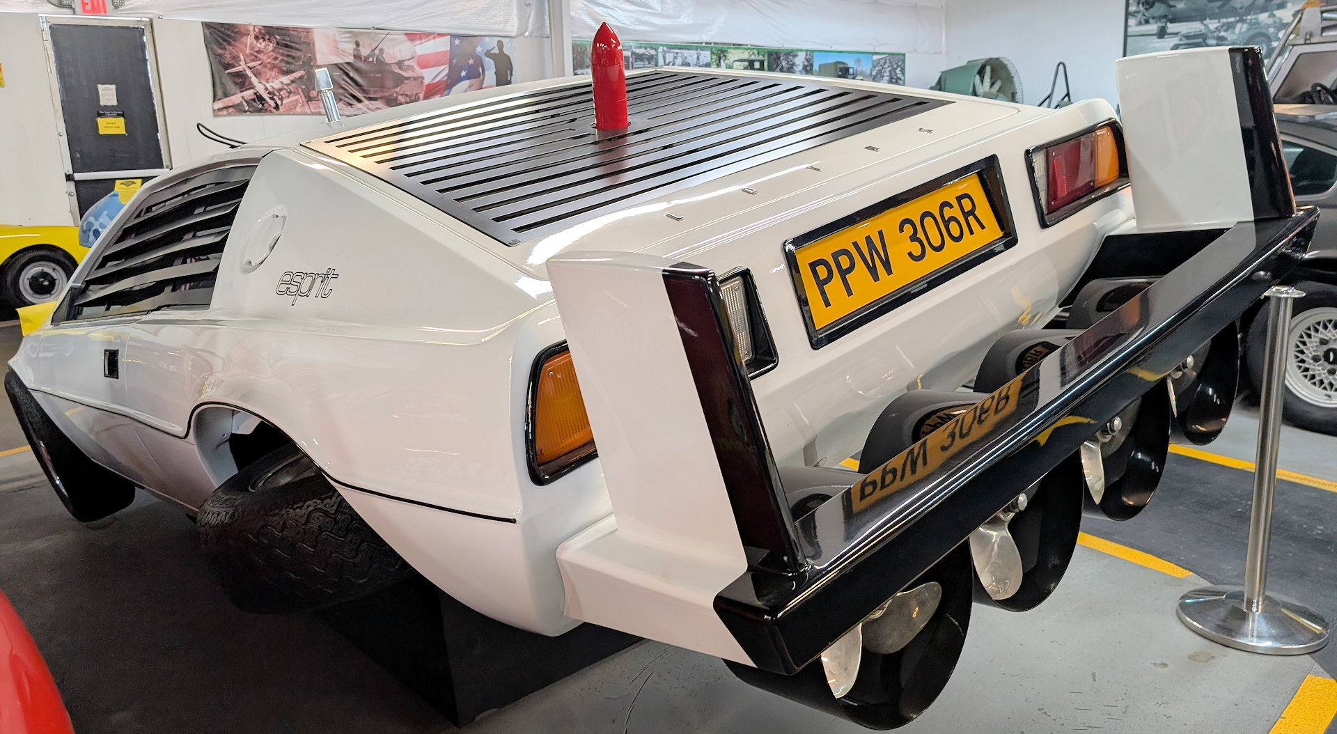 Lotus Esprit S1 U-Boot Mockup aus einem James Bond Film. 