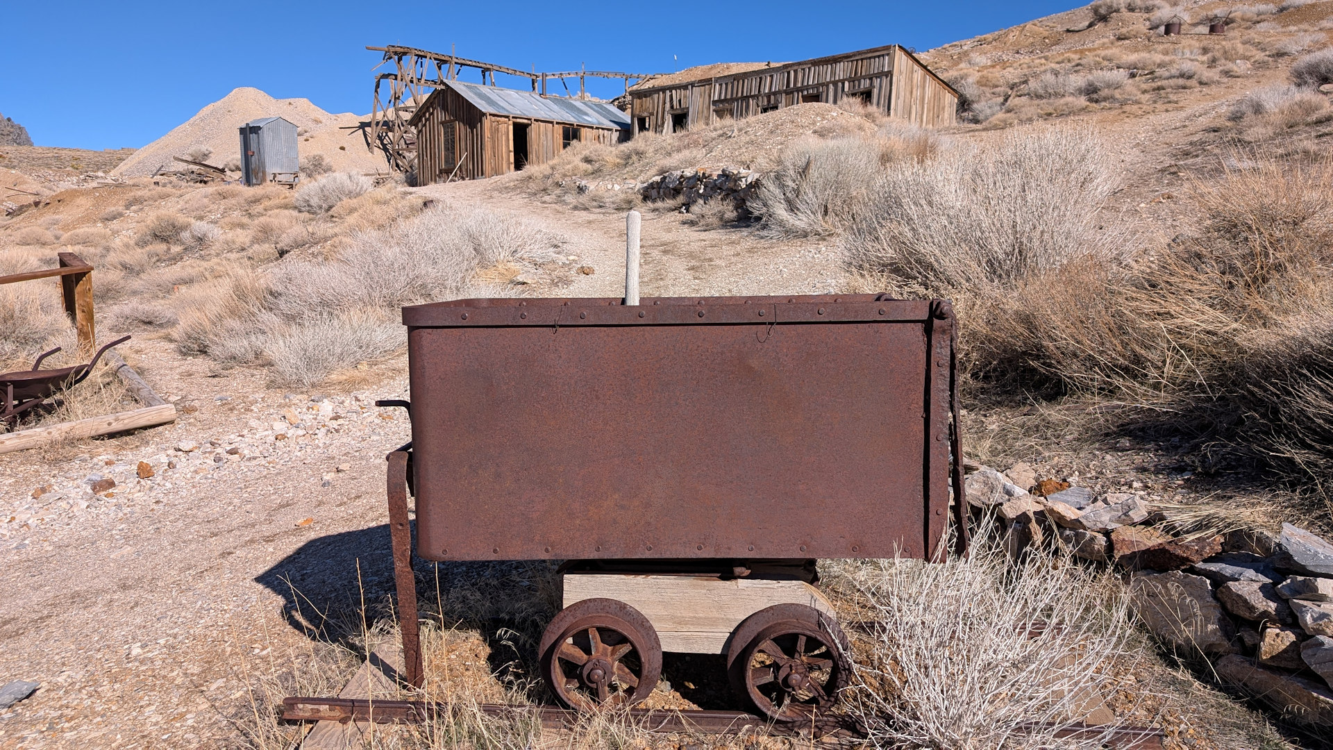 Verrostet historische Bergbau Lore in Cerro Gordo