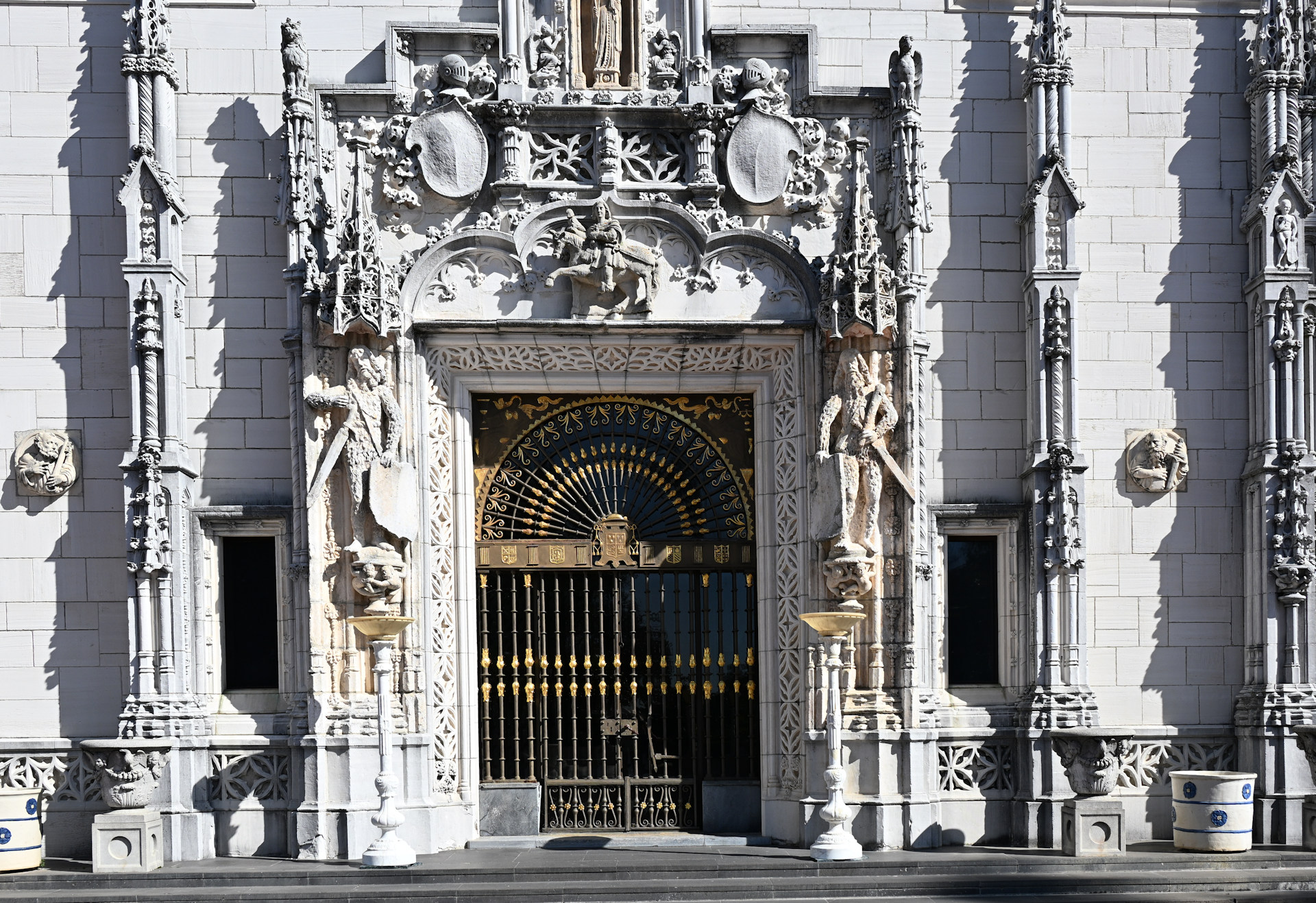 Eingangsportal vom William Hearst Castel