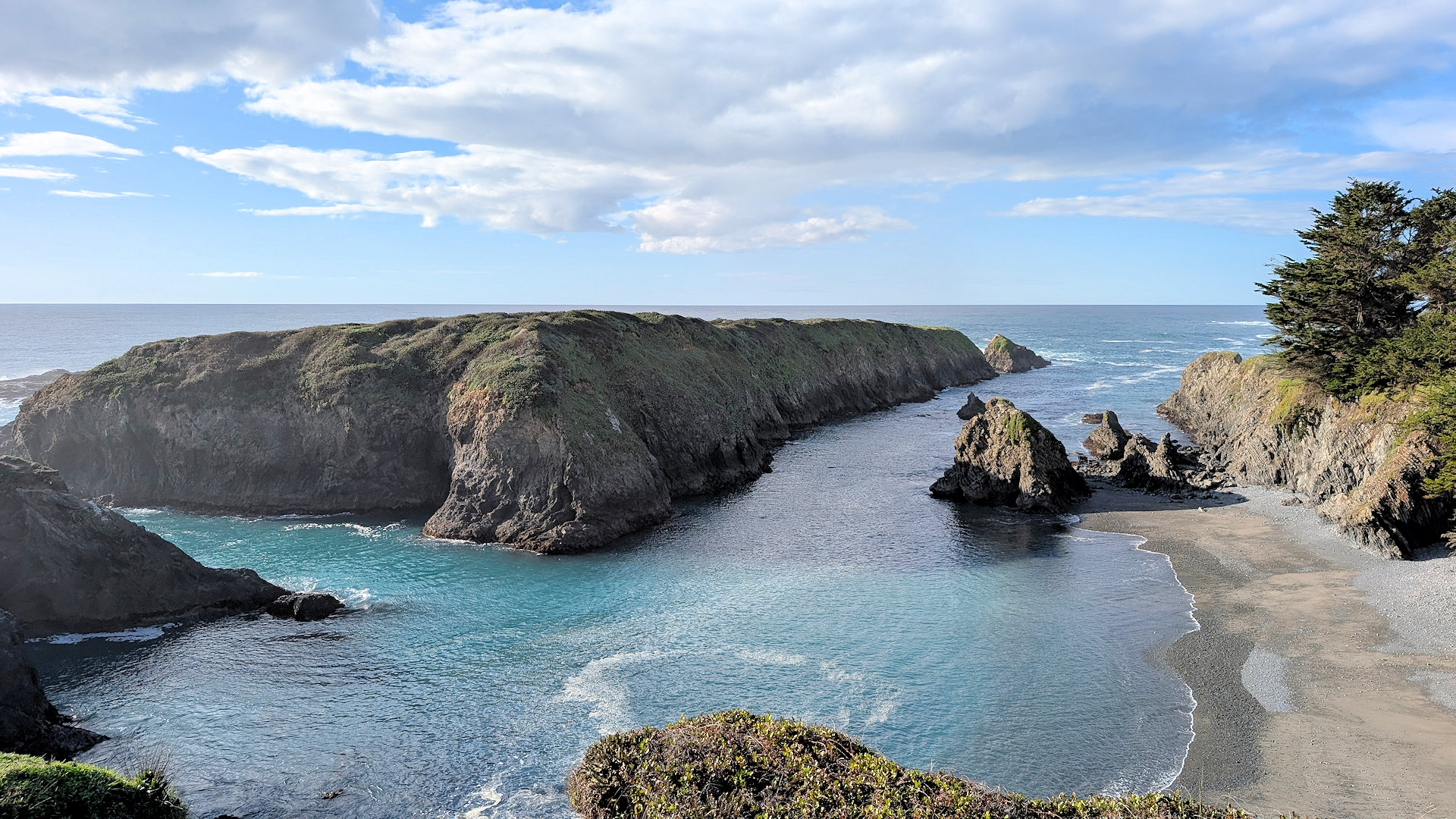 Badebucht an der US 1 Pazifikküste in Mendocino