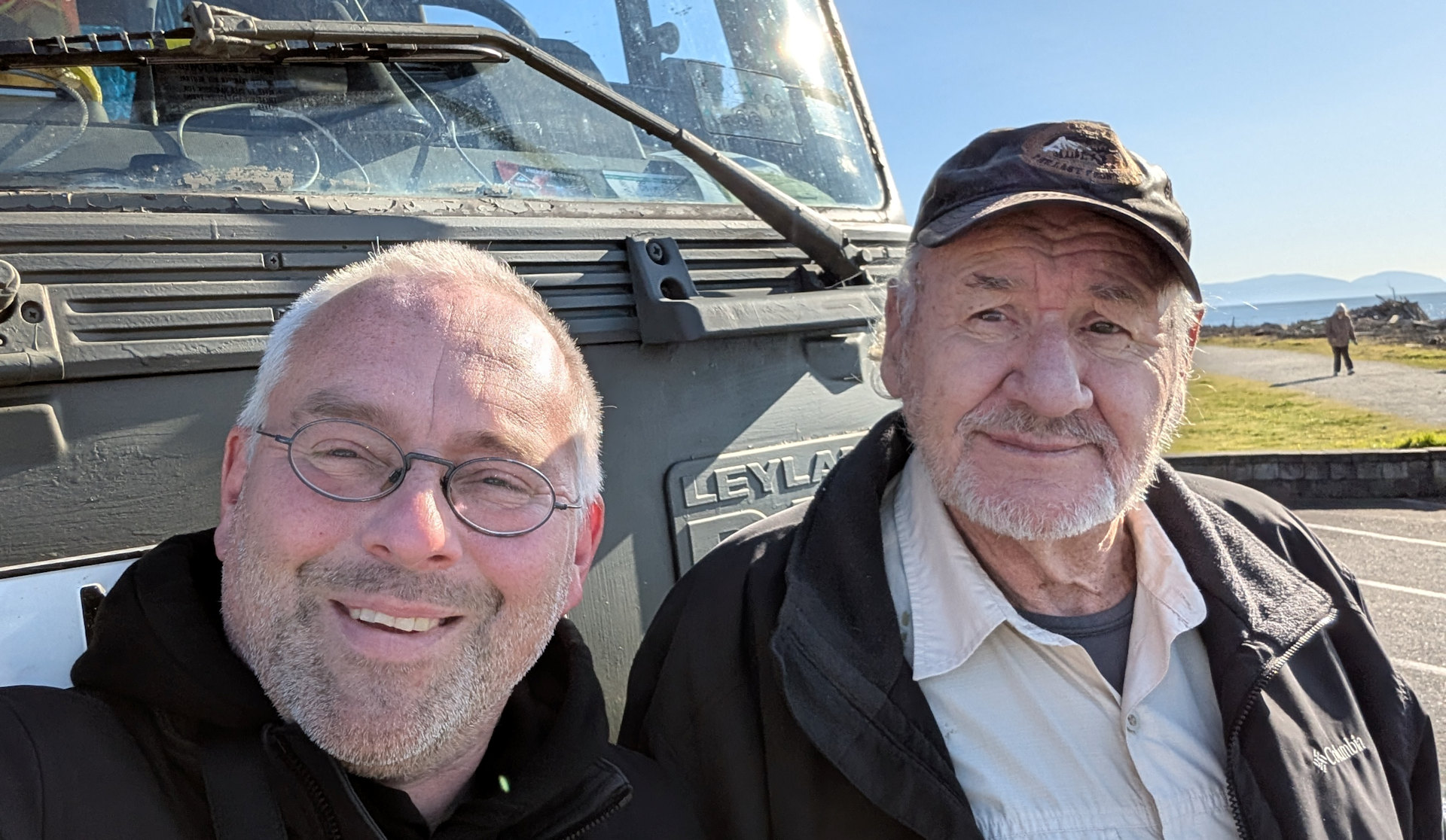 Chris und Udo vor dem DAF T244 Truck 