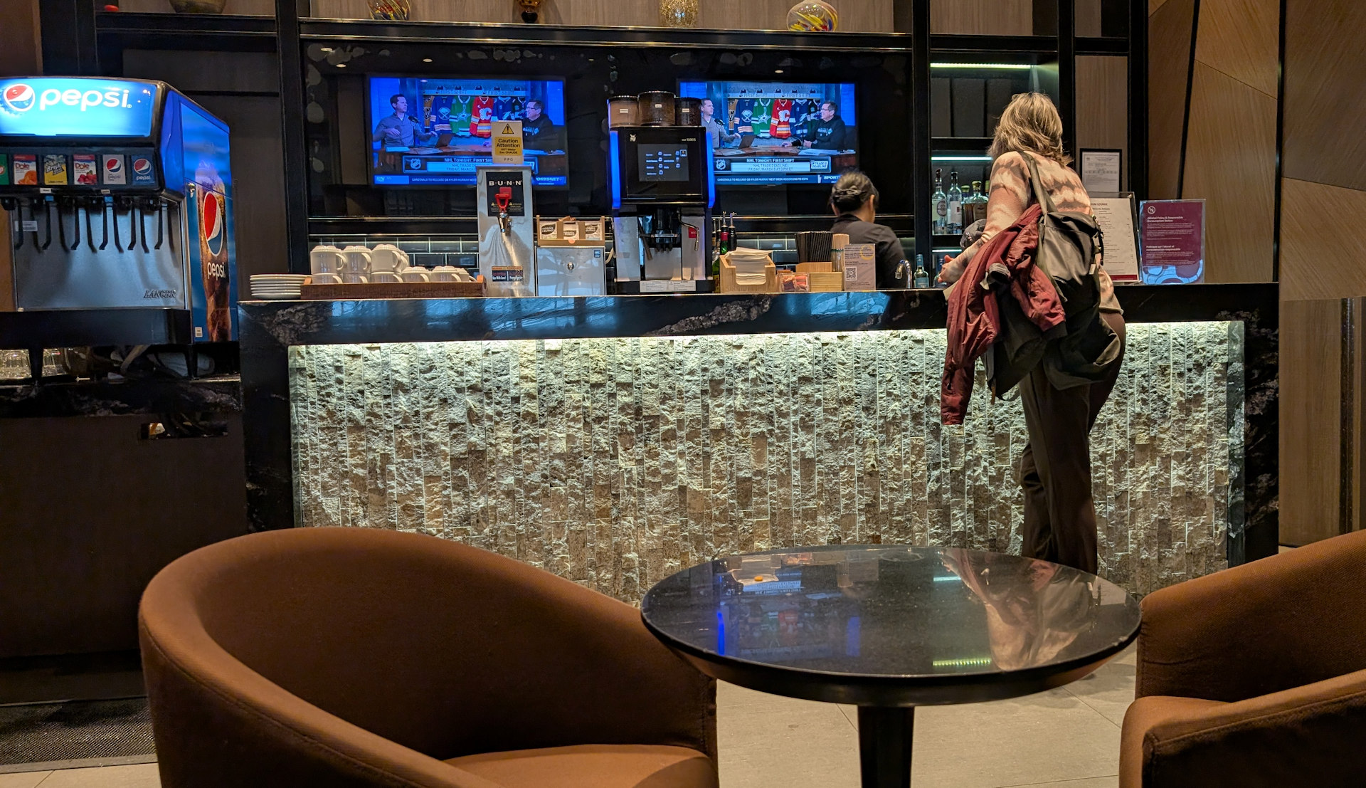 Bar der Premium Plaza Priority Pass Lounge in Vancouver