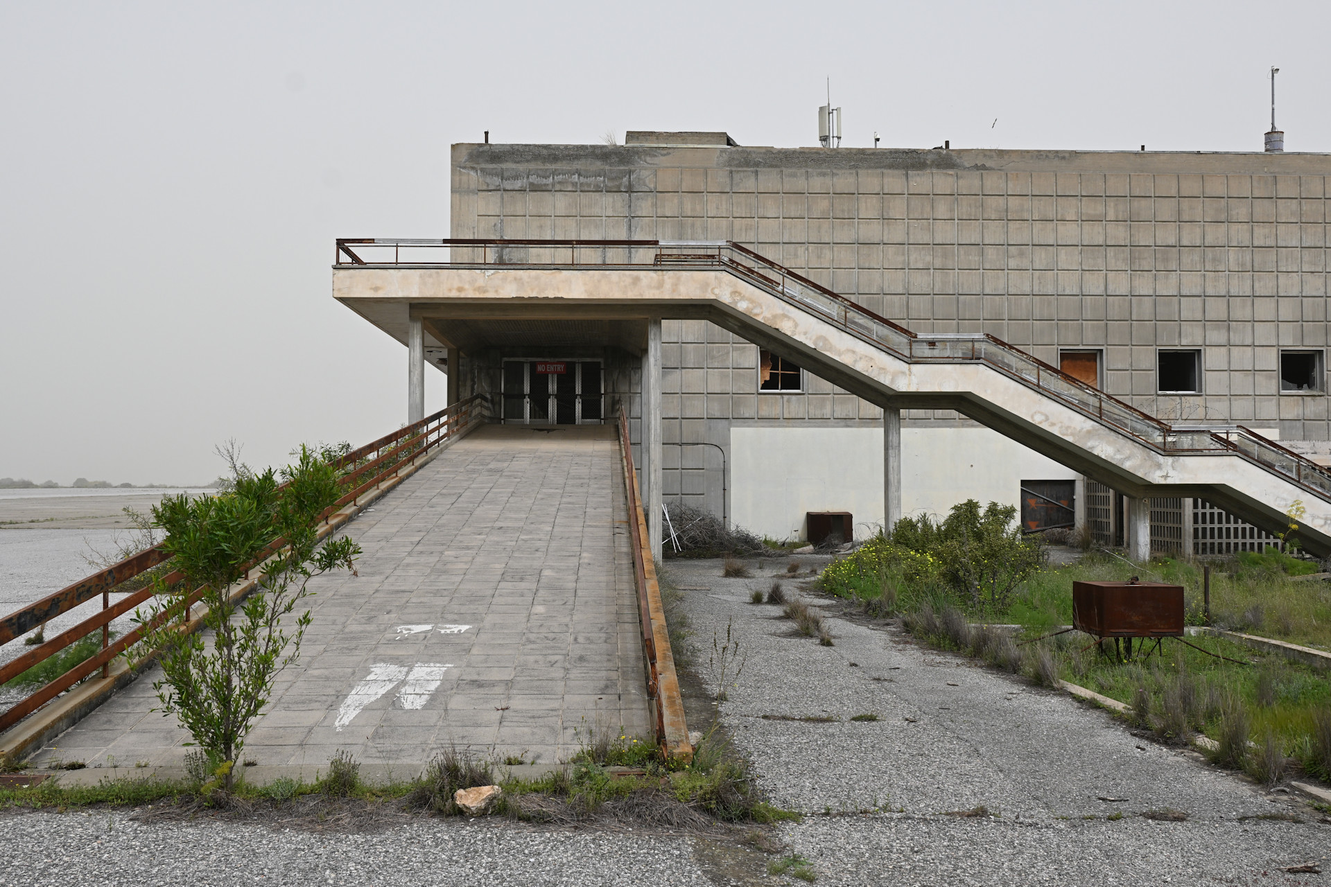 Rampe für Passagiere im Flughafen Nikosia Zypern 