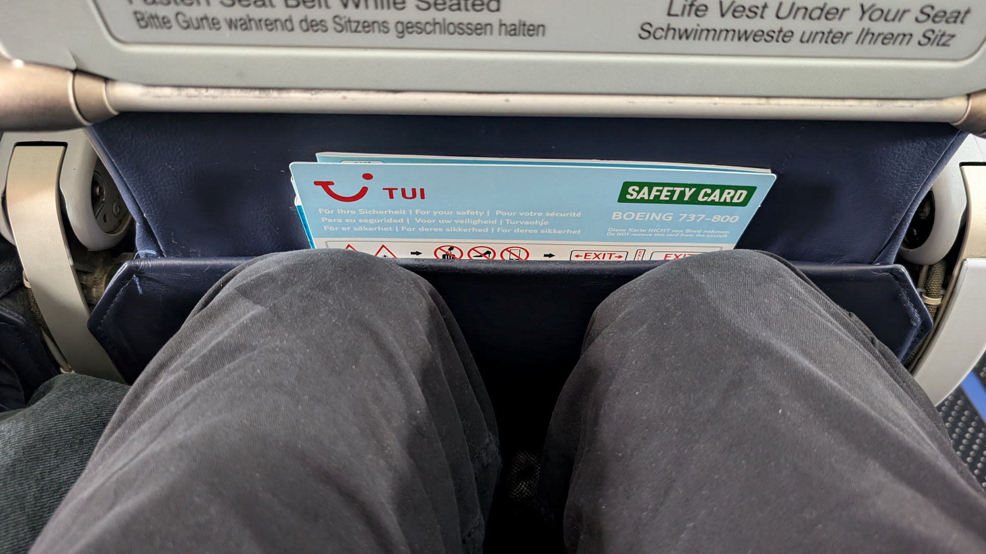Enge Sitze in der TUI Economy Class 