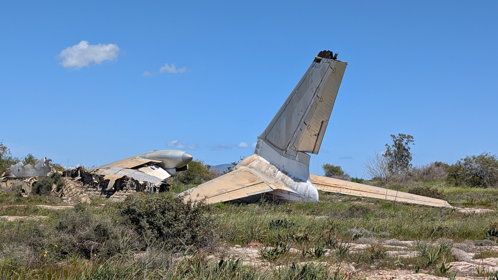Tupolew Flugzeugwrack in der Nähe vom Flughafen Nikosia Zypern 
