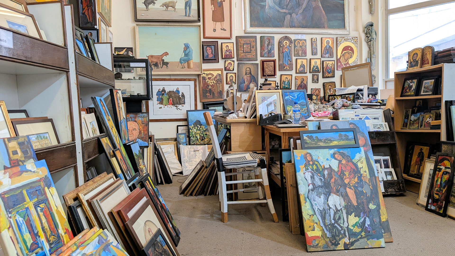 Bilder in der Galerie Diachroniki Nikosia