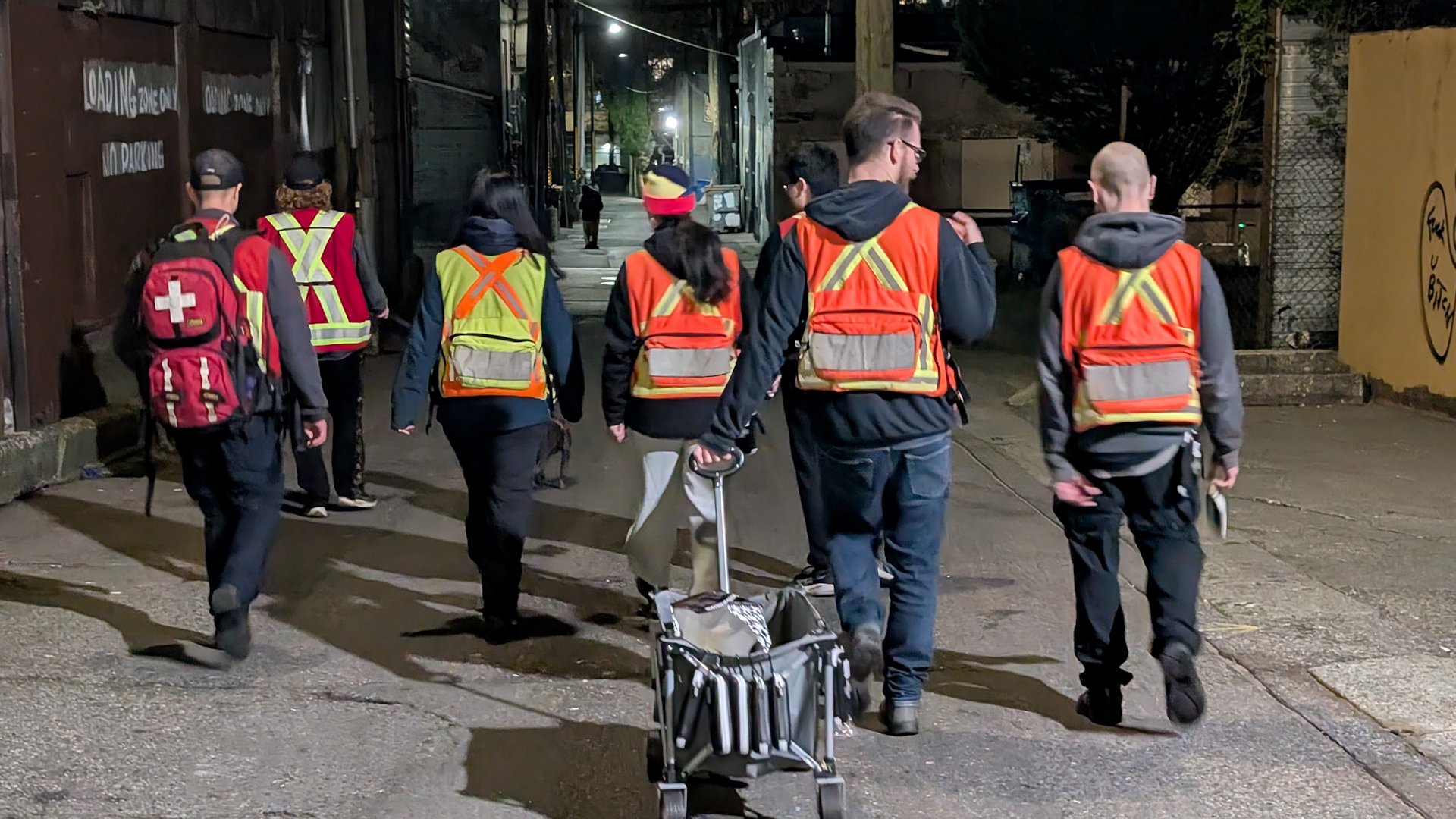 Das siebenköpfige Team von Street Saviours in den Strassen von Vancouver