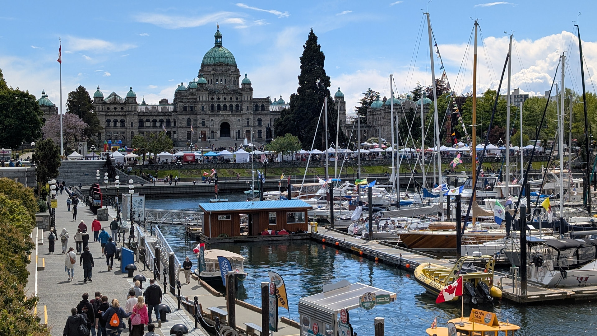 Hafen von Victoria mit Segelschiffen