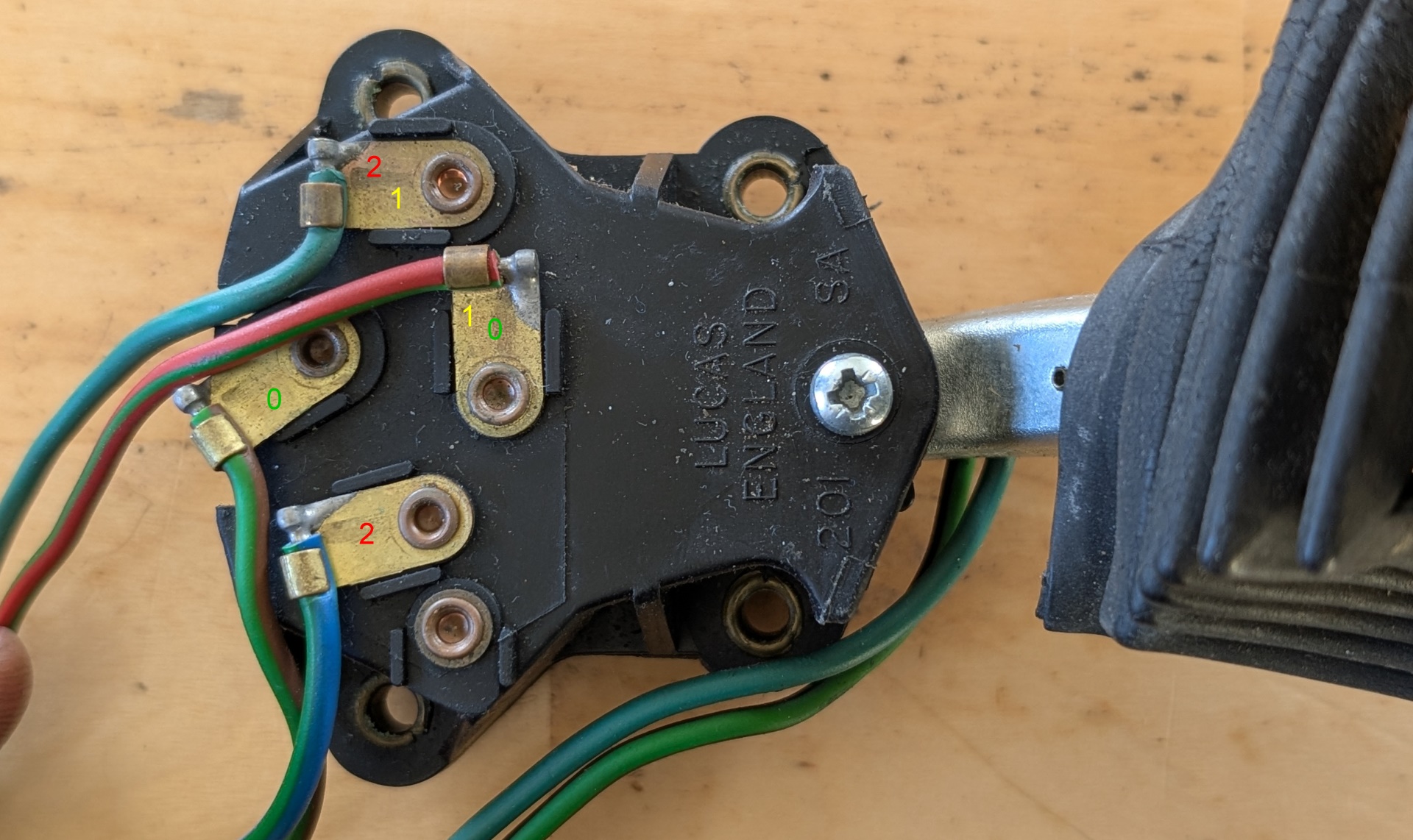 Schalter mit farbigen Kabeln DAF T244 für den Scheibenwischer