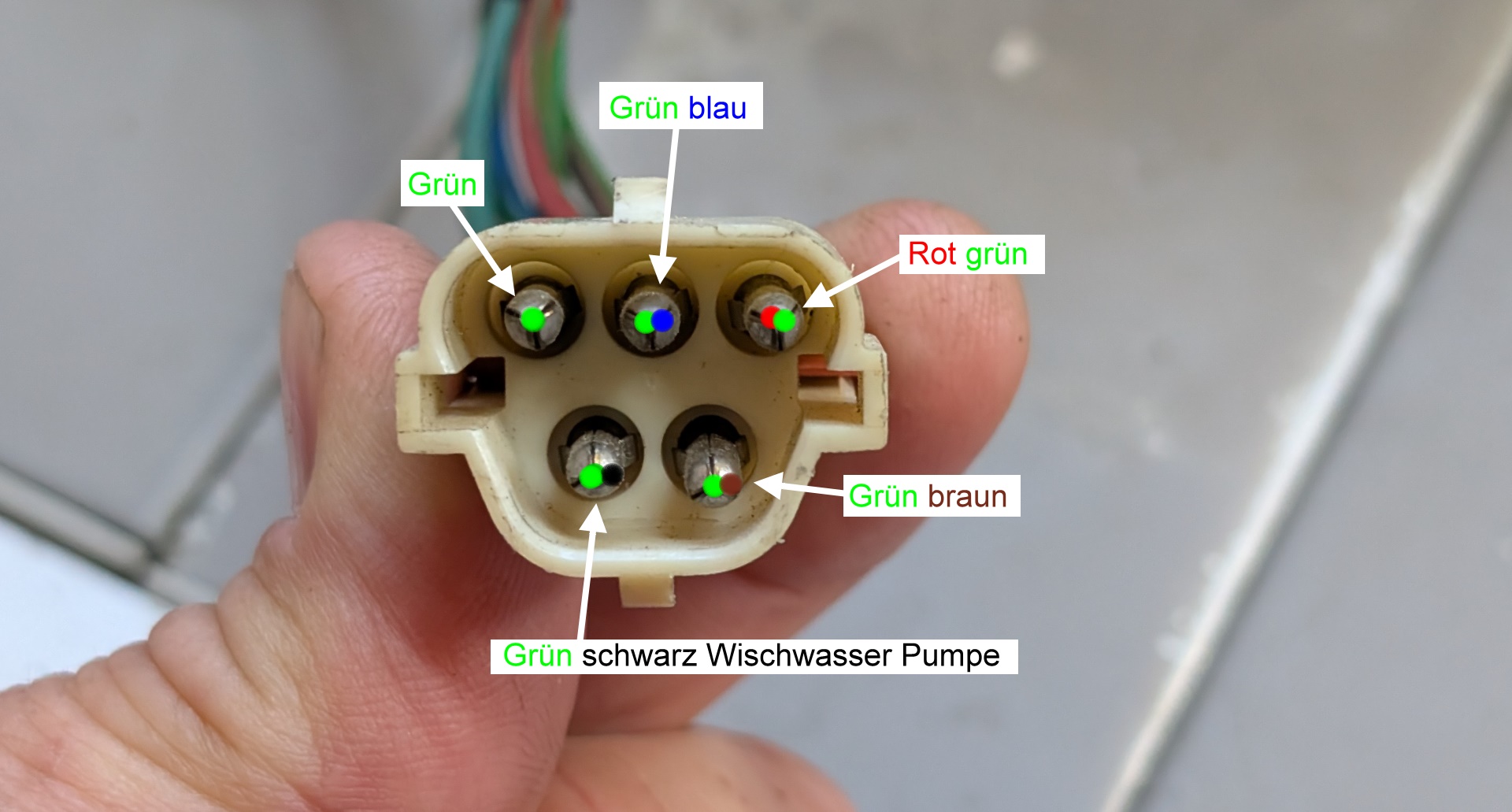 Stecker im DAF T244 für den Scheibenwischer