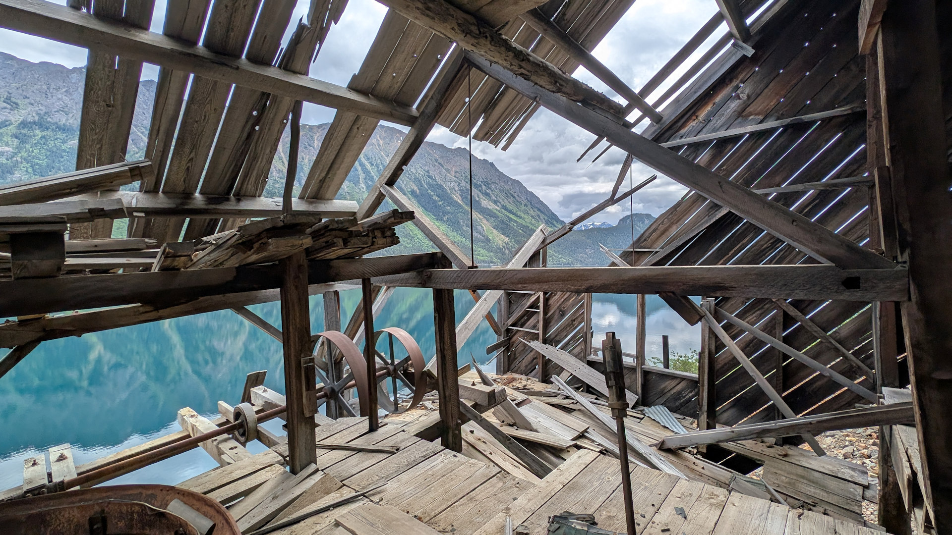 Innenansicht der historischen Venus Silver Mine bei Carcross 