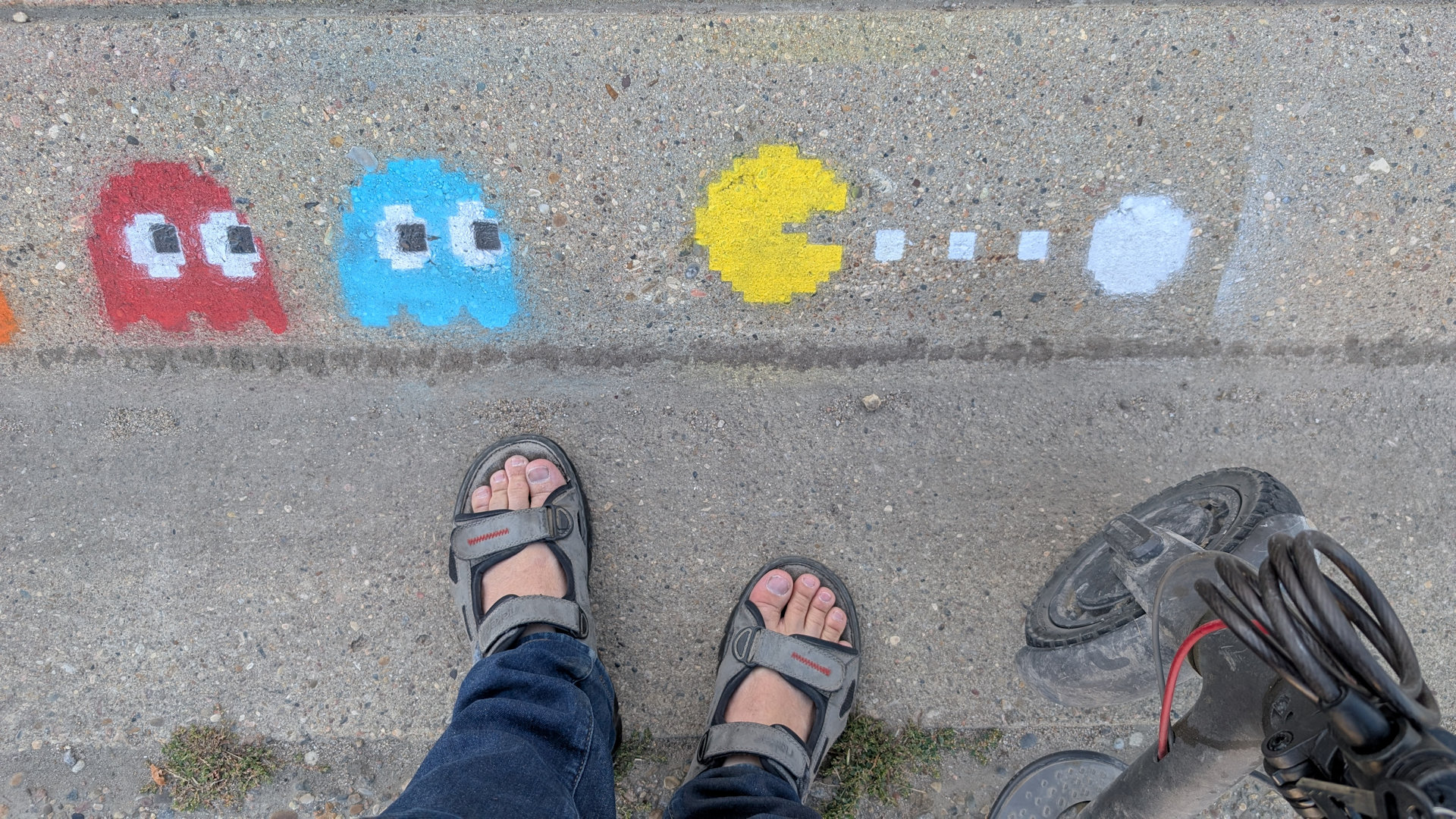Pacman und Ghost Monster als Strassen Graffiti